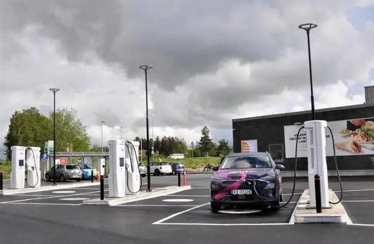 Toyota, BYD, Lexus, Ideal L9, Cullinan