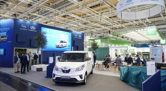 Han, Mercedes, Discovery, Tesla, Hyundai