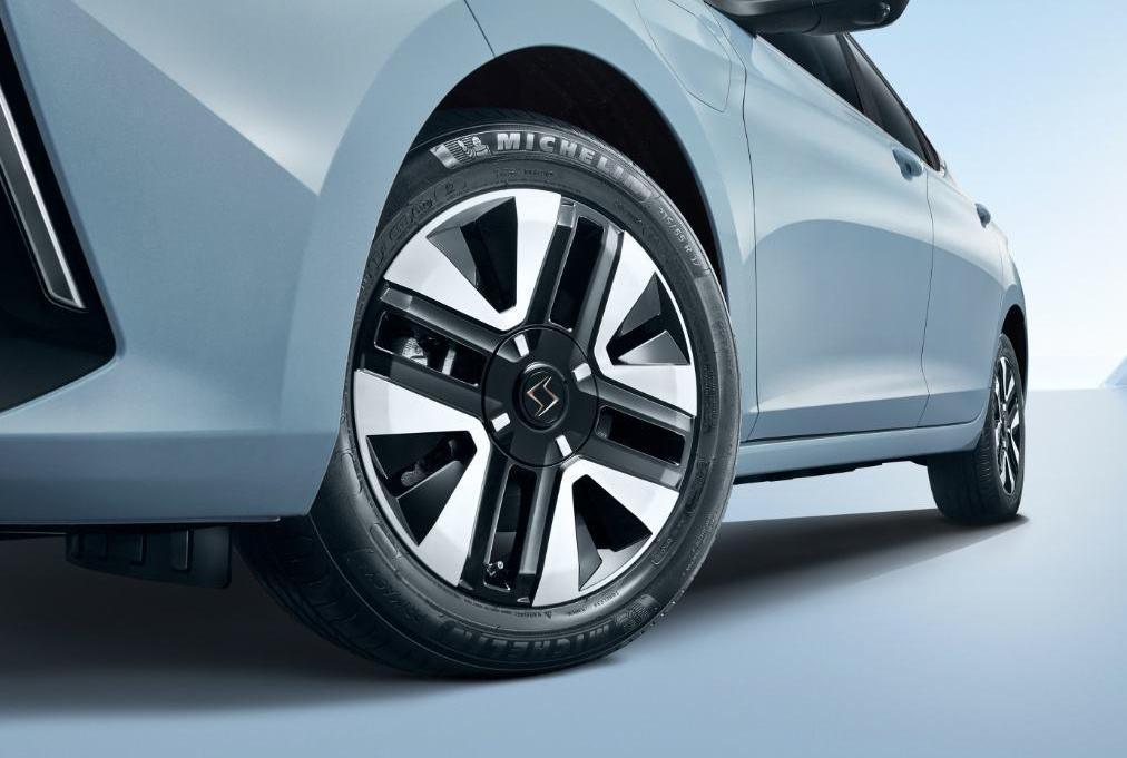 sihao, sihao loves to run, jianghuai, sihao E40x