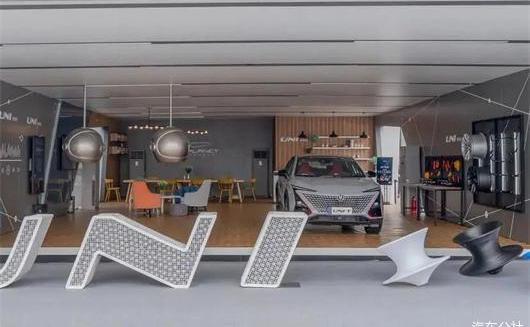 Tesla, Audi, Mercedes-Benz, Volkswagen, Honda