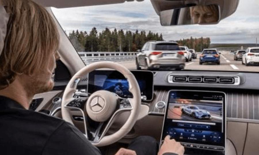 Mercedes-Benz, BMW, Tesla, Janice, Discovery