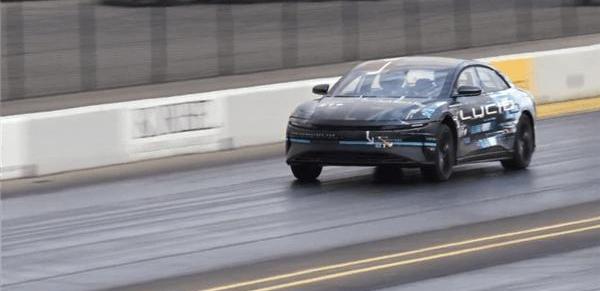 Porsche, Tesla, taycan, model s