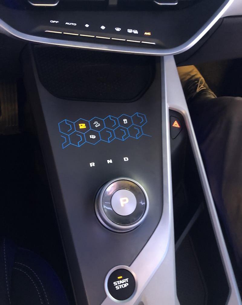 Geometry C, Tesla, Geometry Automobile, Geely Automobile, Model 3