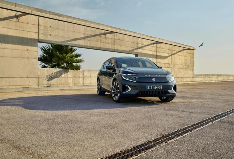 Tesla, Zotye, Volvo, Bora, Golf