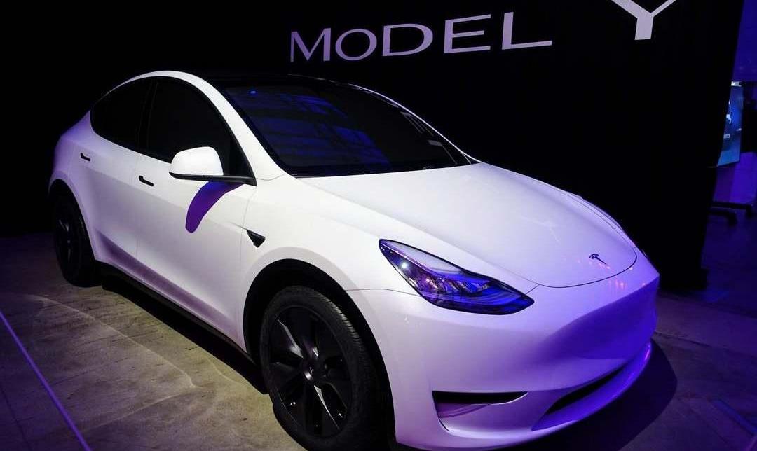 Model Y, Tesla, model 3, model x 