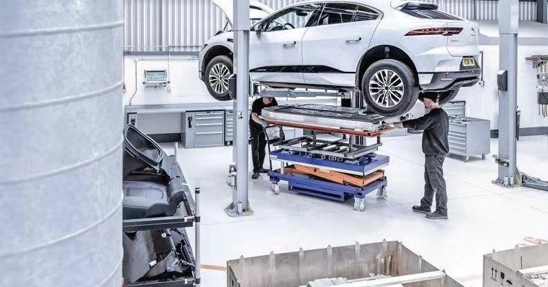 Volkswagen, Jaguar, BMW, Land Rover, Passat