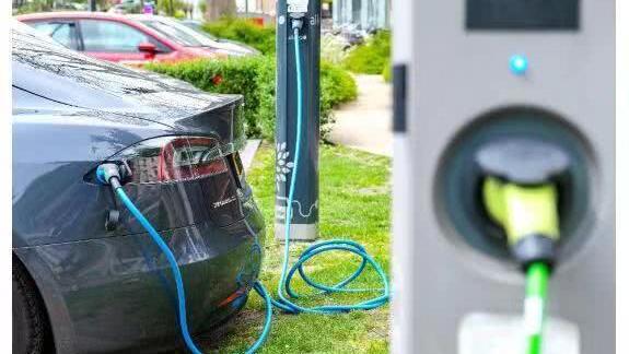 Discovery, Nissan, Tesla, Model S