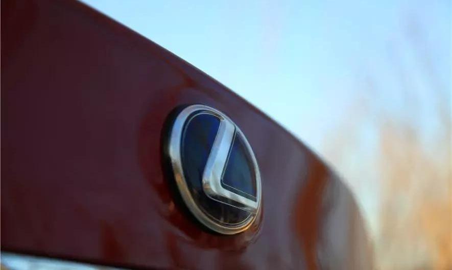 Lexus, Cadillac, Lexus RX, BMW, Lexus NX