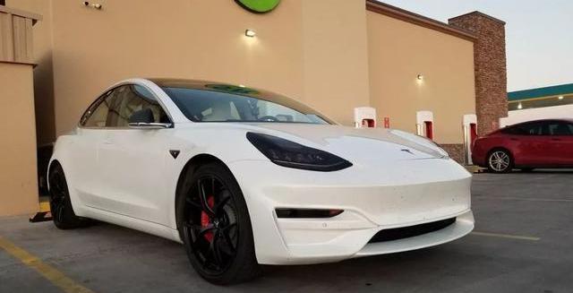 Tesla, Weilai, Model 3, Porsche, Weilai ES8