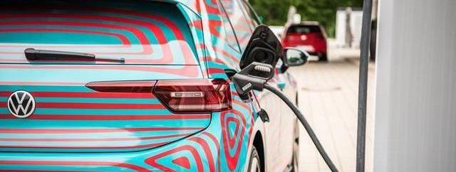 Volkswagen, Tesla, Model 3, Golf