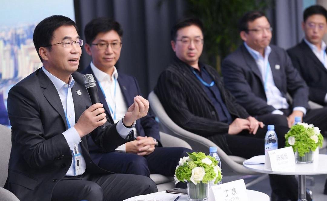 Cadillac, Buick, Volkswagen, Jaguar, Discovery