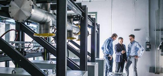 BMW, Tesla, Hechuang