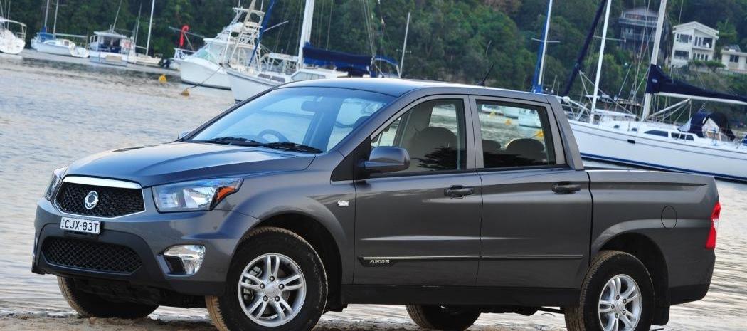 Jeep, land rover, Tesla 