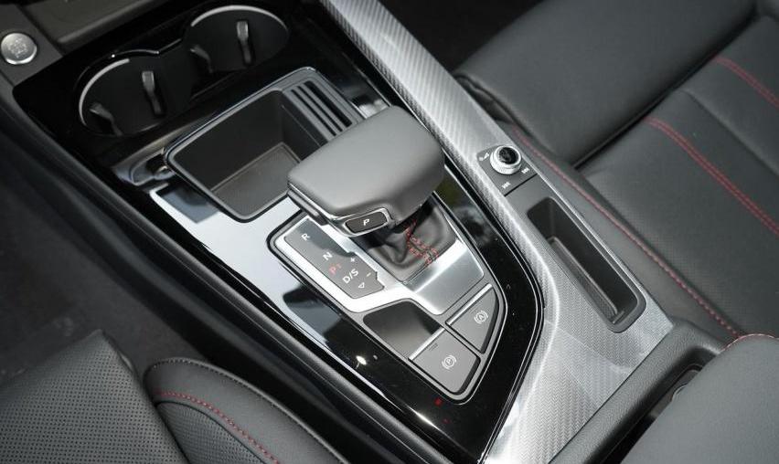 奧迪,奧迪A4L,奔馳,寶馬,奧迪A6L