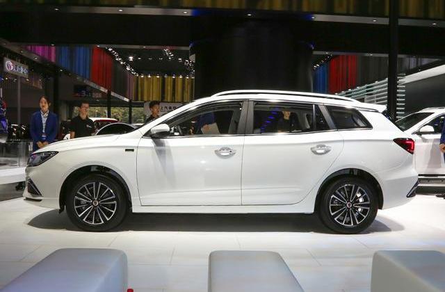 奔馳,奔馳C級,榮威,榮威Ei5,大眾