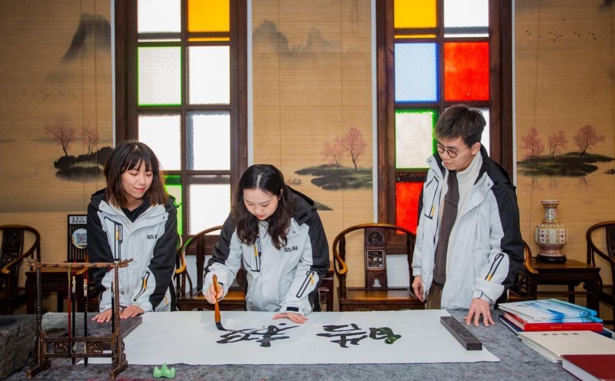 皓極,東風,東風風神,奔馳,御風