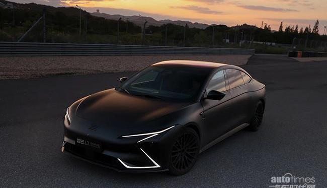 智己L7,智己汽車,保時捷,Taycan