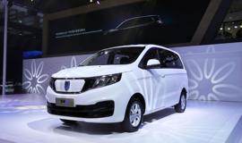 金杯,日產,三菱